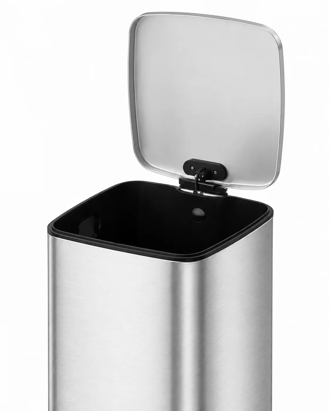 Poubelle de cuisine à pédale NÉVA 30L coloris Argent – couvercle ouvert, gros plan sur la charnière